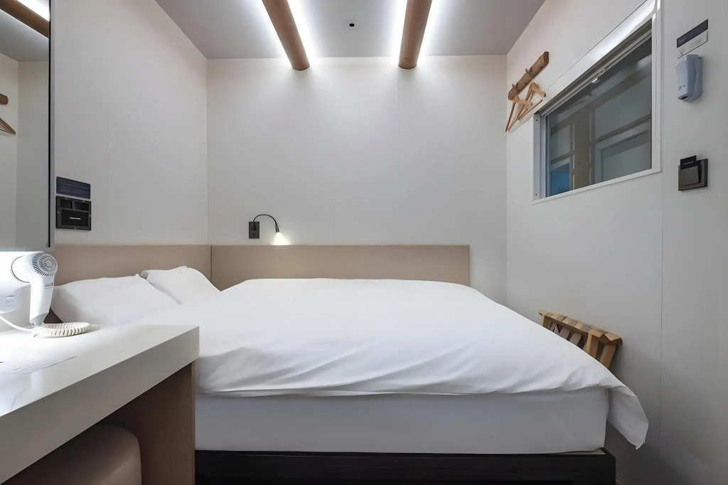 DarakHyu Yeosu Capsule Hotel by WALKERHILL
