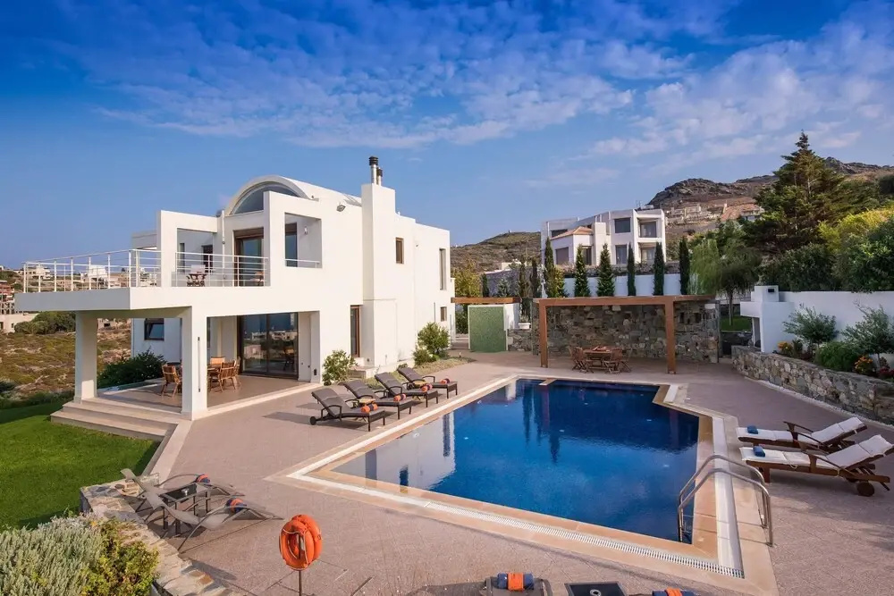 Stylish Landscaped Villa With Private Pool and Childrens Games 700m to Beach 1km to Restaurant