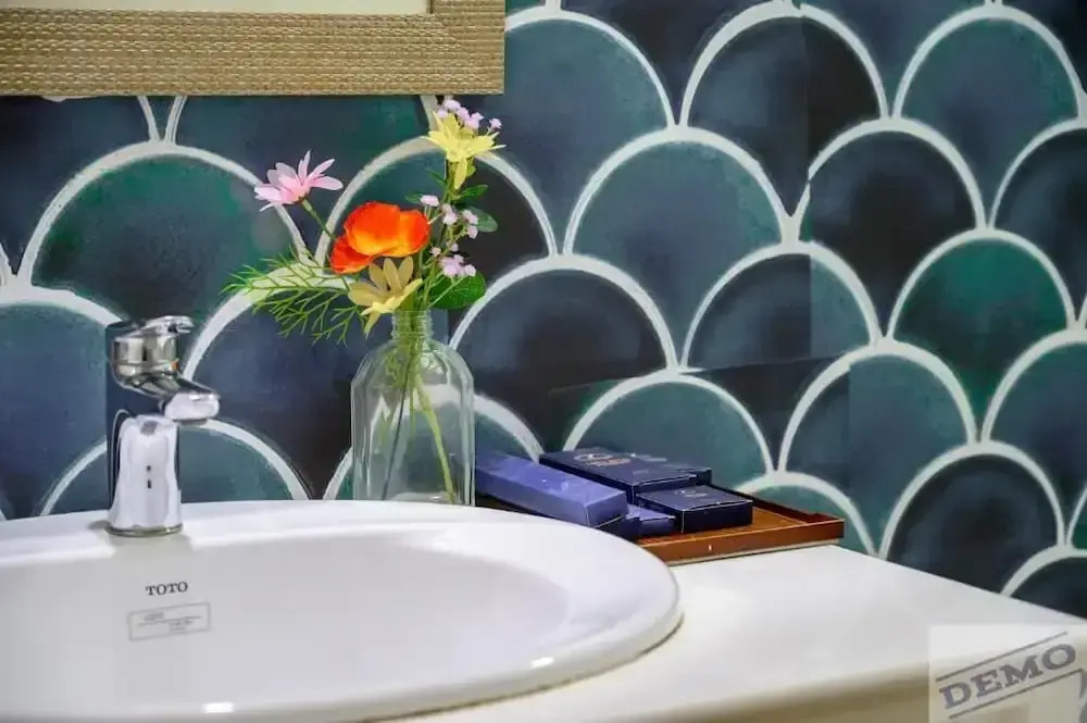 Luxe Paradise Suites Hotel Dich Vong Hau