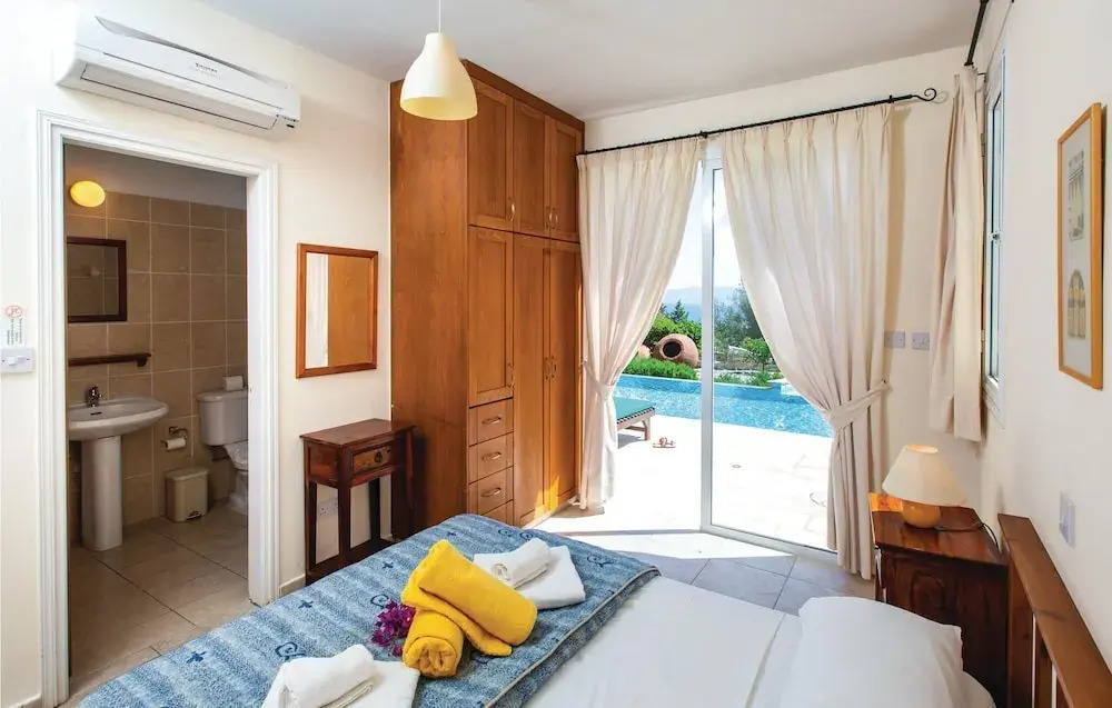 Gorgeous Home In Neo Chorio With Wifi