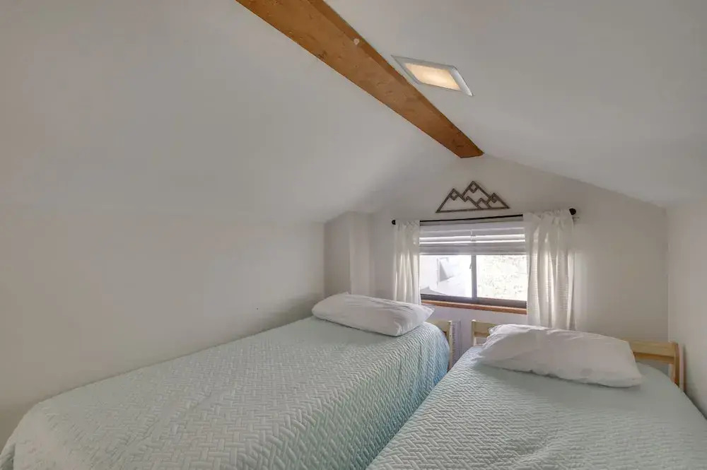 Cozy 'hillside Hideaway' in Wintergreen Resort!