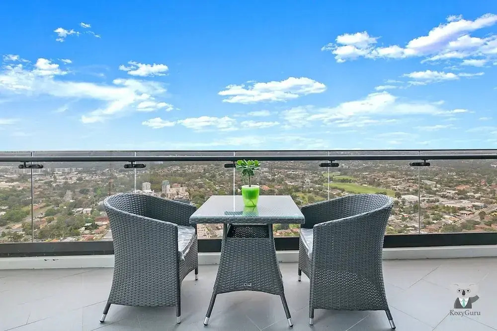 Awesome View 2bed 2bath APT + Free Parking Npa330