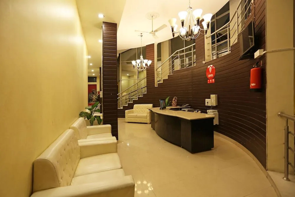 OYO 8983 Royal Inn