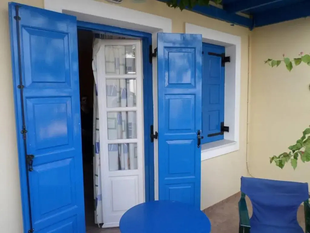 Santorious Flower Covered Apartment