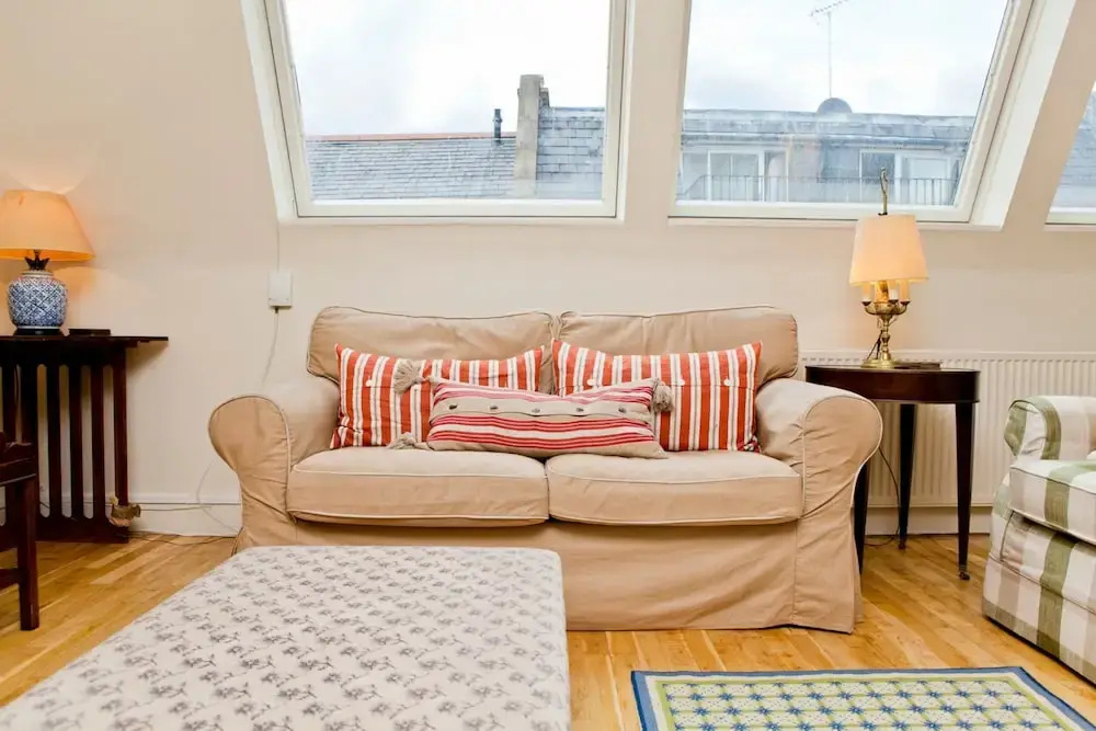 Beautiful 2 Bed home in Kensington Mews