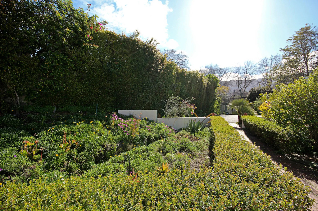 Beluga of Constantia Guest House