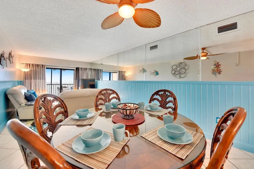 Villa Madeira 504 Sleeps 6/many Updates/walk to John's Pass!