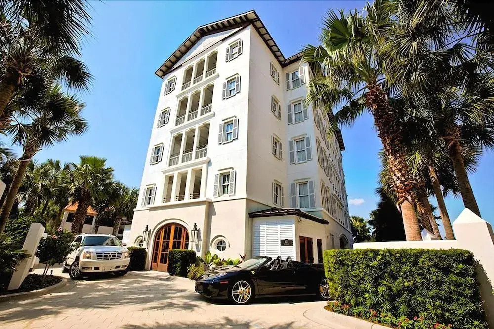 OLYMPIA CORAL SUITE 3 Bedroom Holiday Home by Five Star Properties