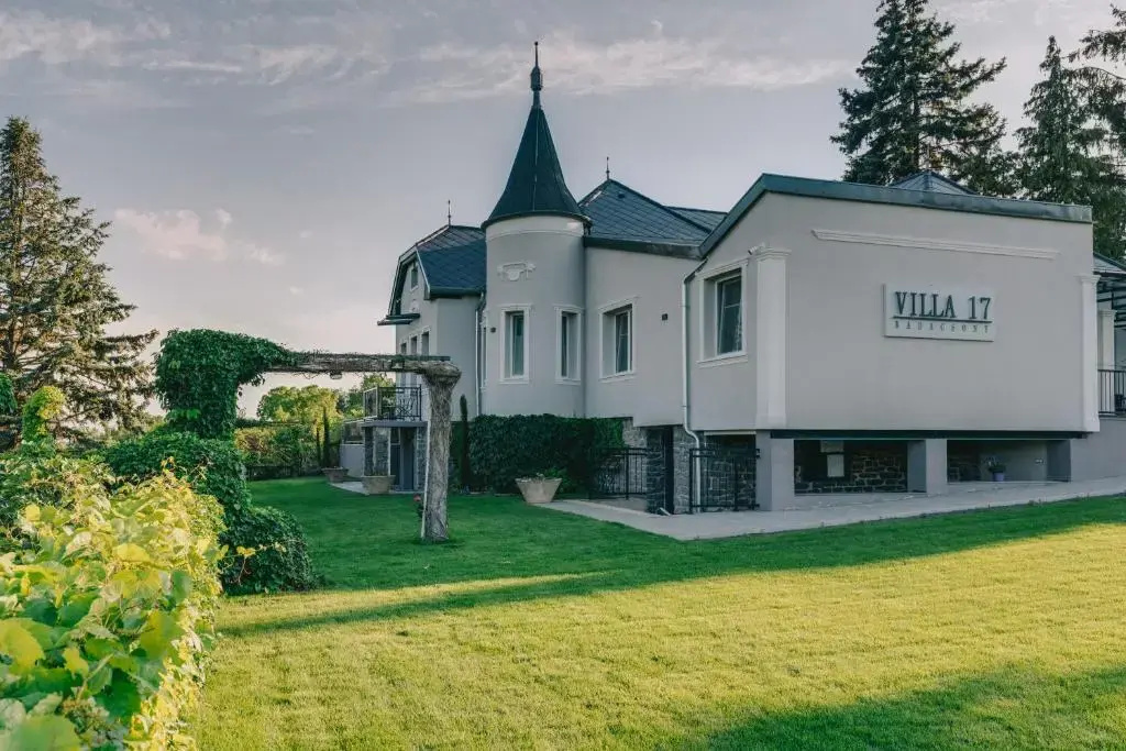 Villa17