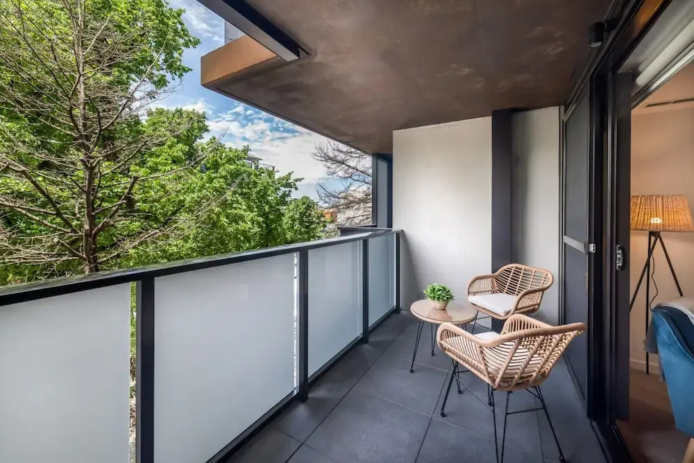 Chic 3-bed in Central With Pool, Sauna and Gym
