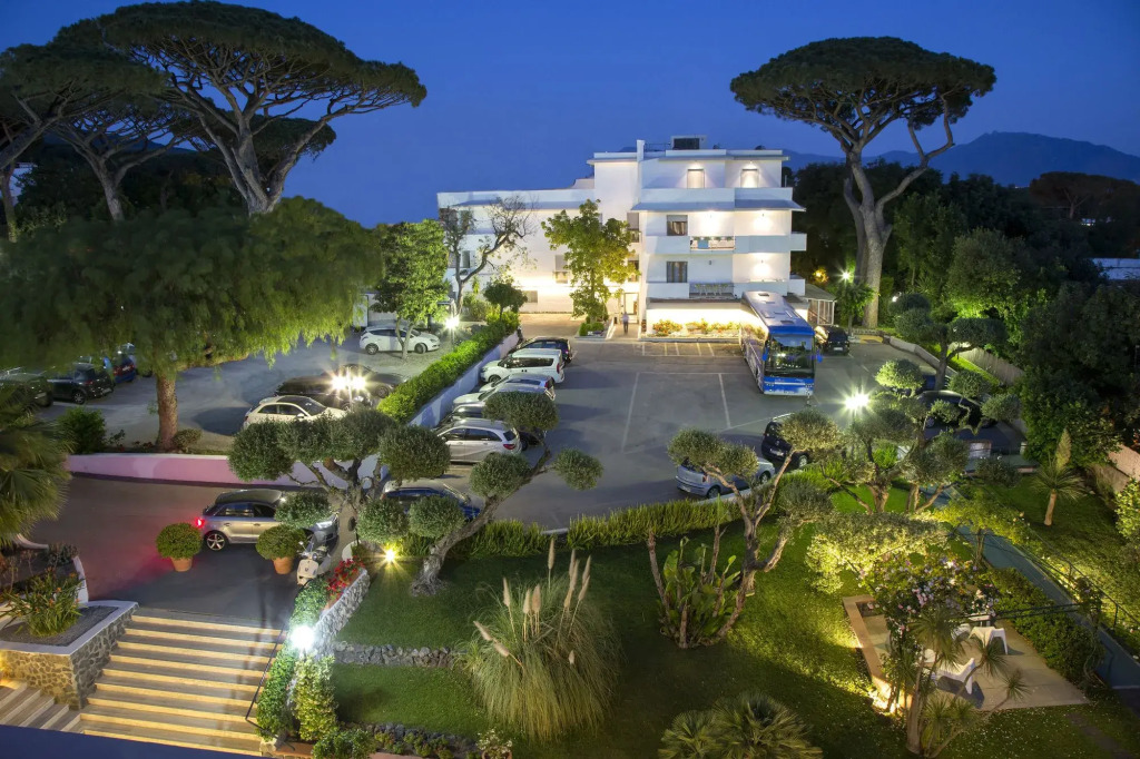 Hotel Marad