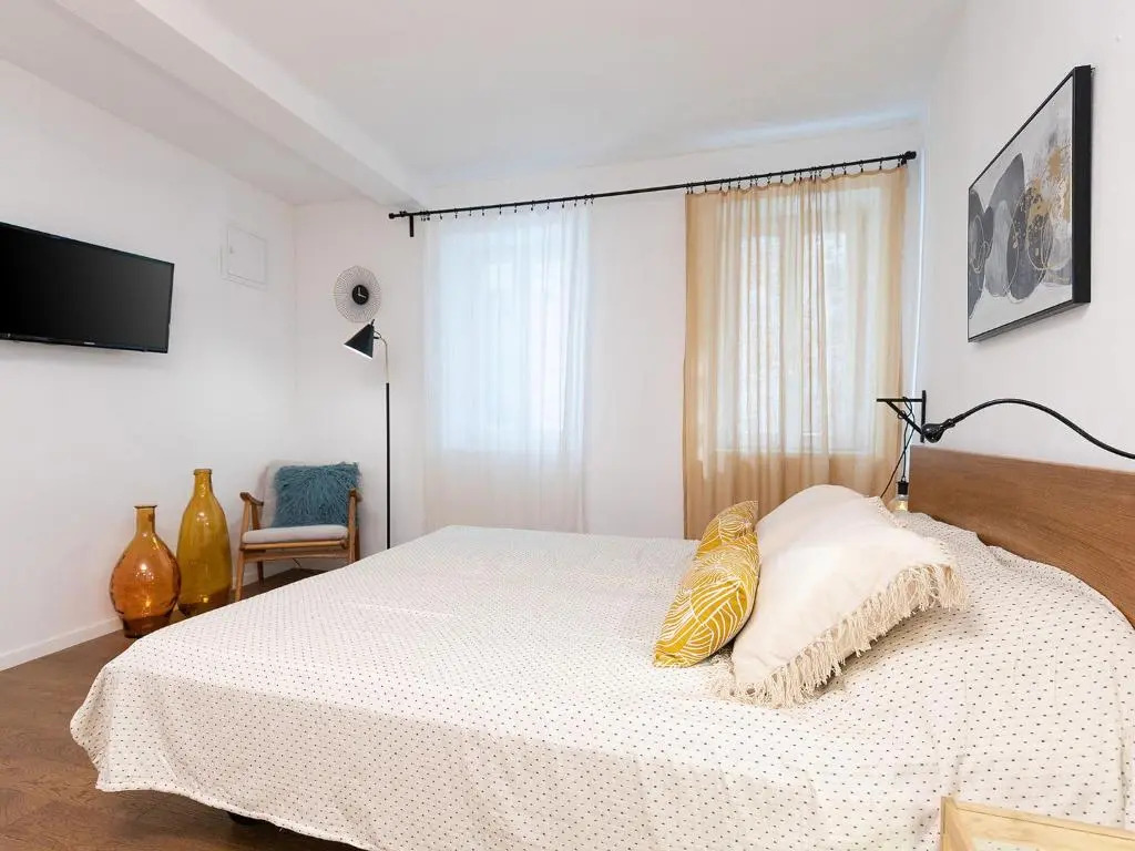 Stylish Studio Apartment by Irundo