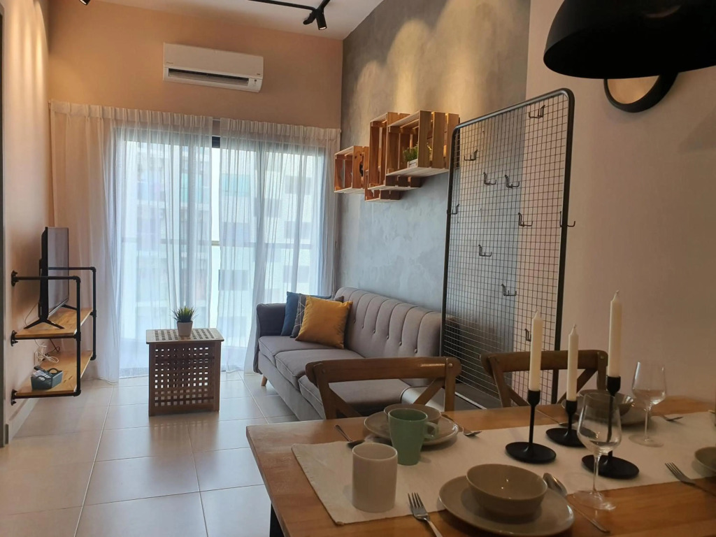 Cozy 2 bedrooms 4 pax Menjalara Near Desa Park City
