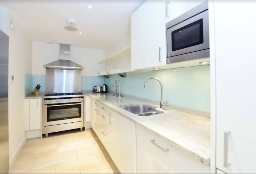 Modern 2 Bed Flat in the Heart of Kensington