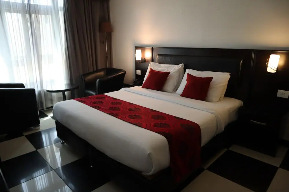 Easy Inn Hotel Suites