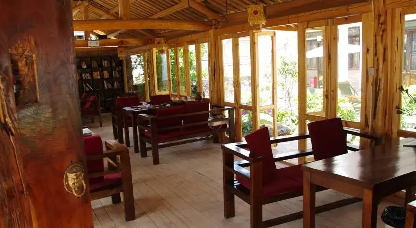 Dali Shuanglang Mingtang Inn