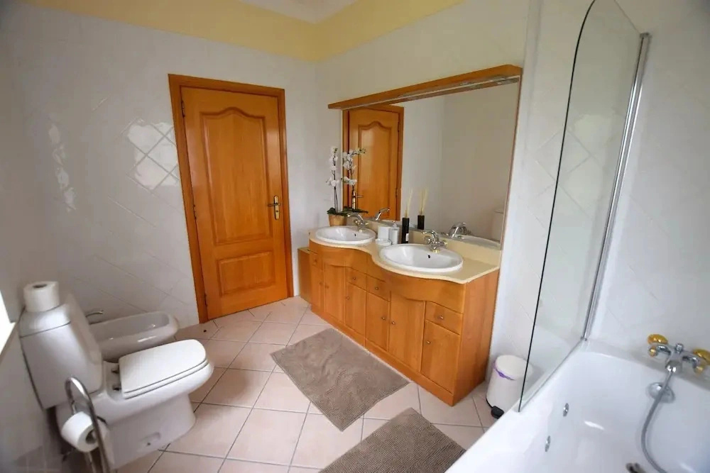 Exceptional Villa With Swimming Pool Close to Beach & Golf. Ideal for Families