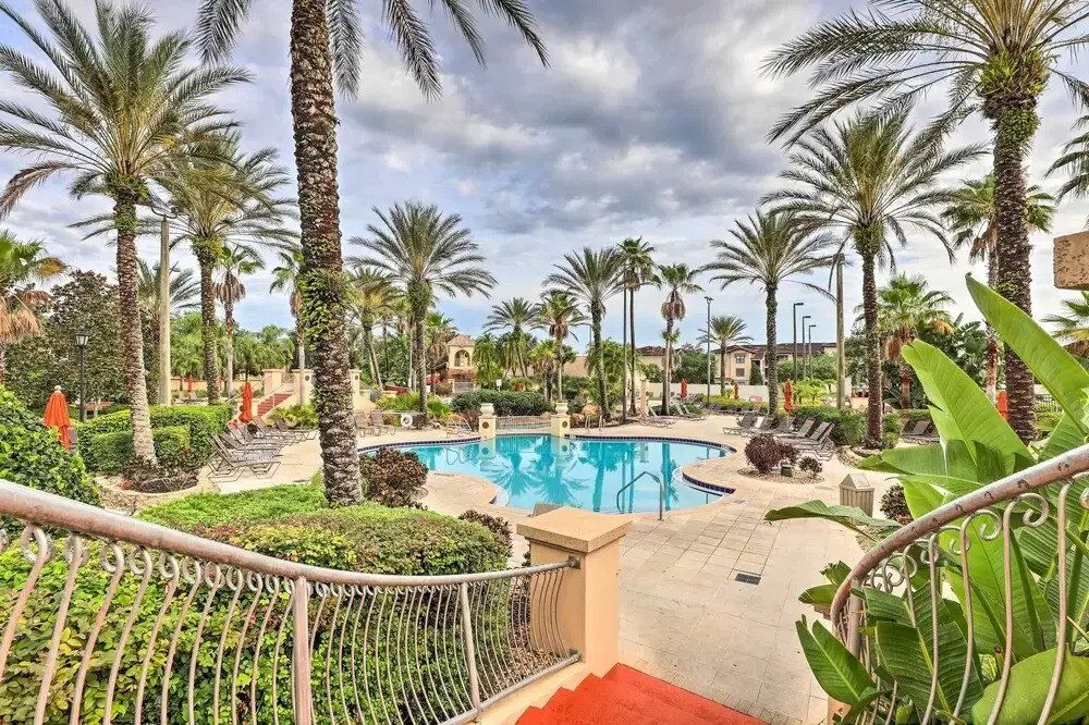 Chic Resort Townhome ~ 9 Mi to Disney Parks!