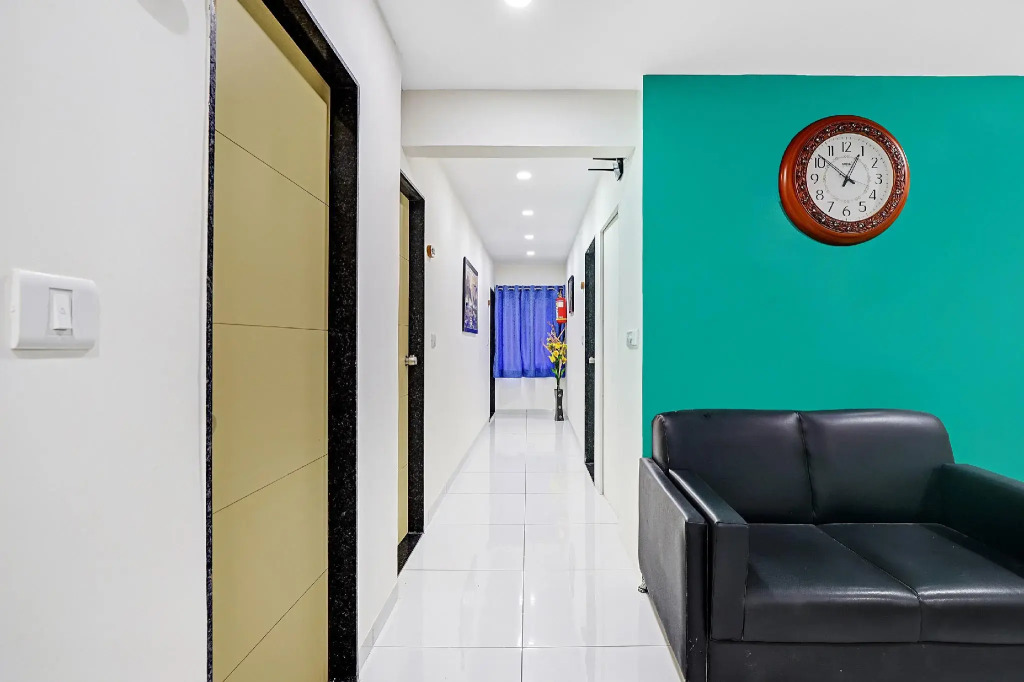 Collection O 82824 Hotel La Veera
