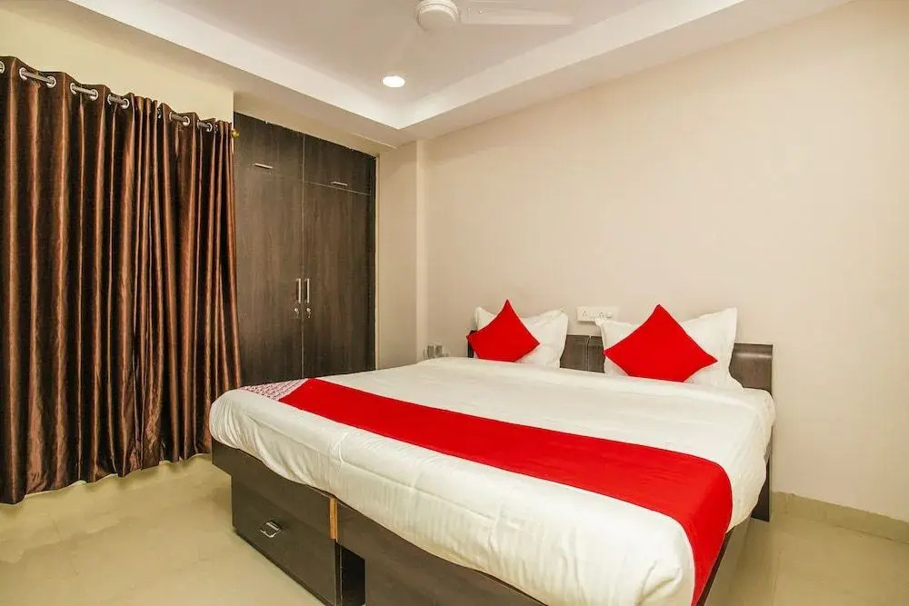 OYO 22836 Hotel Amster Inn