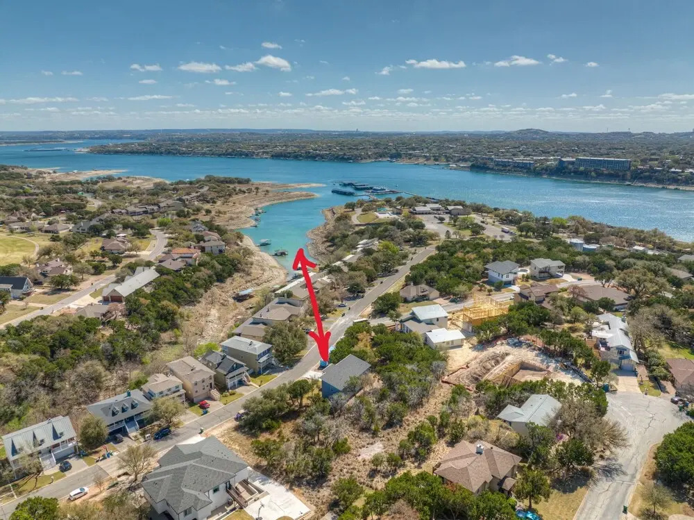 Stunning Lake Home W/pool-beach-gym-boat Access