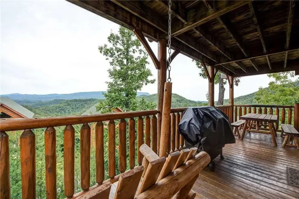 Mountain Seduction 2 Bedroom Mountain View Home with Hot Tub