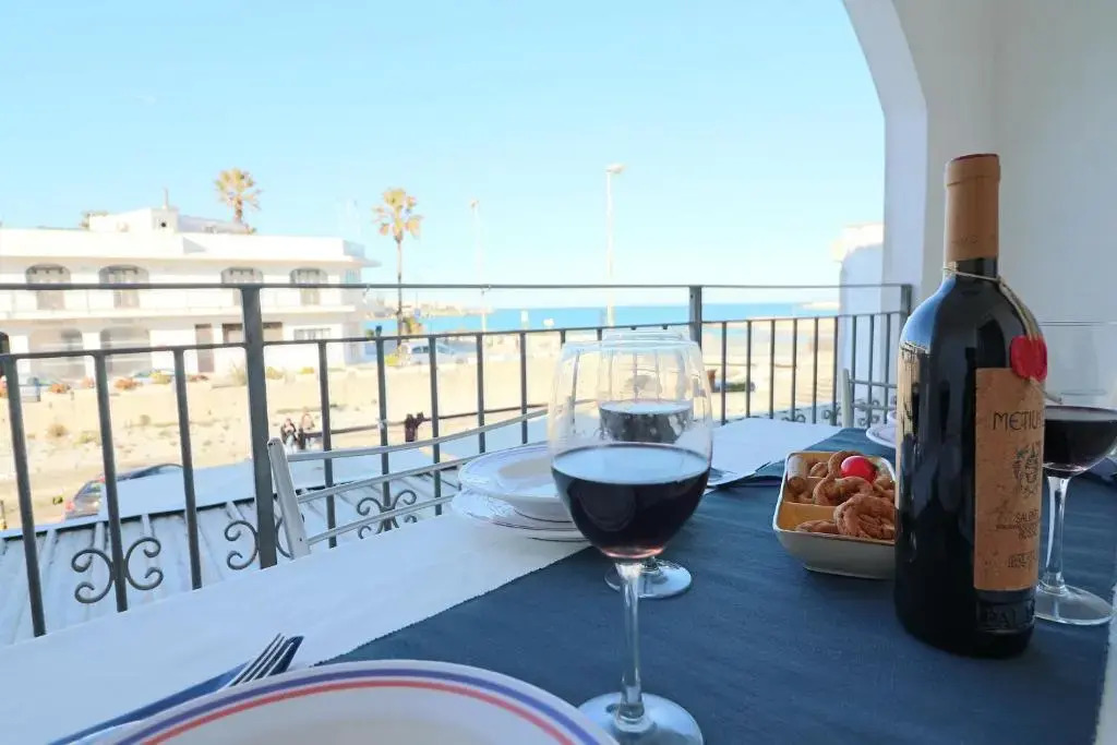 Casa Vanessa Modern one-bedroom apartment with sea view in central Otranto
