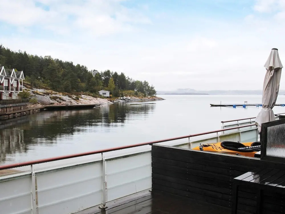 6 Person Holiday Home in Holmsbu