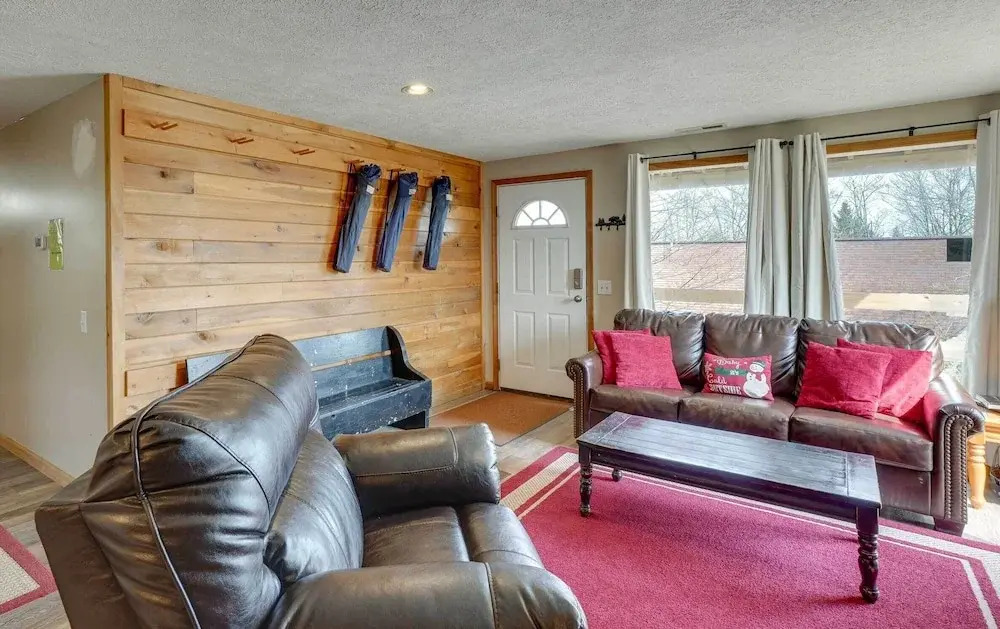 'snowed Inn' Cozy Winterplace Ski-in/ski-out Cabin