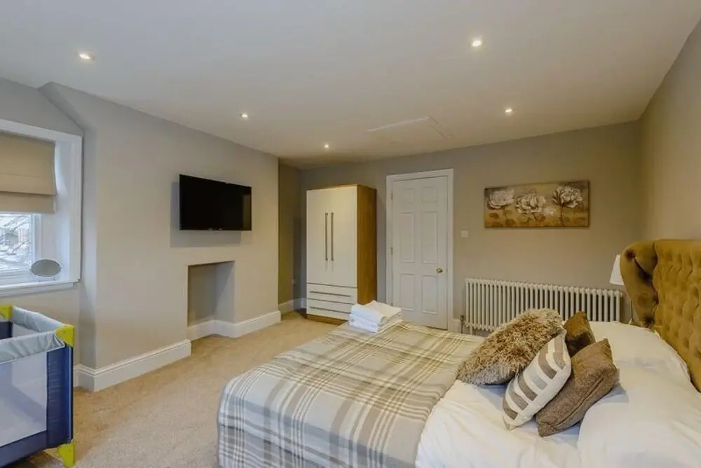 Luxury Listed Townhouse 350 Yds From Racecourse