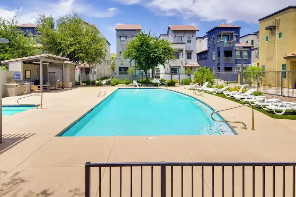 1 Mi to Intel Campus! Chandler Townhome w/ Pools