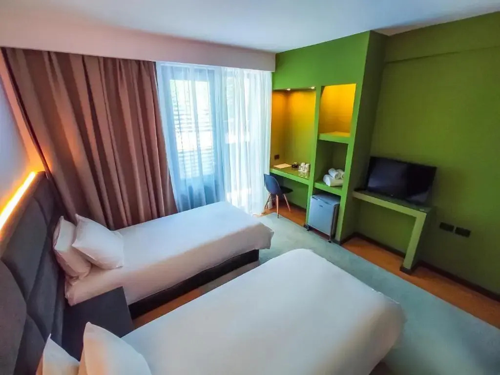 Dims Hotel & Restaurant