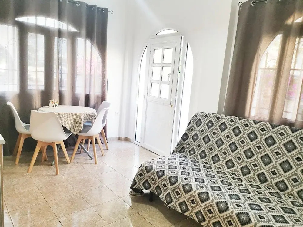 Villa Perissa Thira