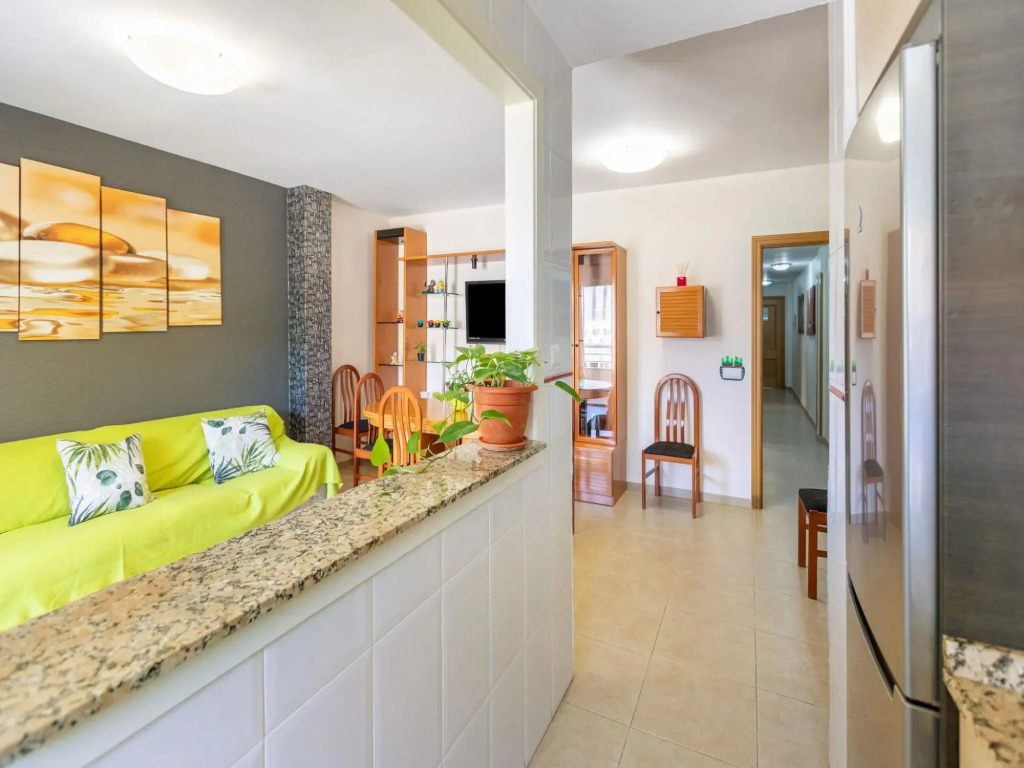 Simplistic Apartment in Almería next to the Seabeach