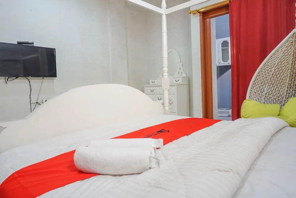 RedDoorz near Kemang Square