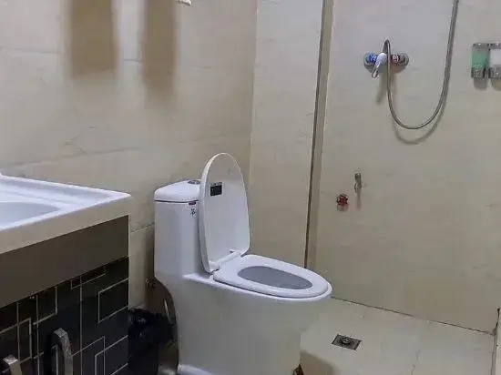 Luodian Chuncheng Hotel