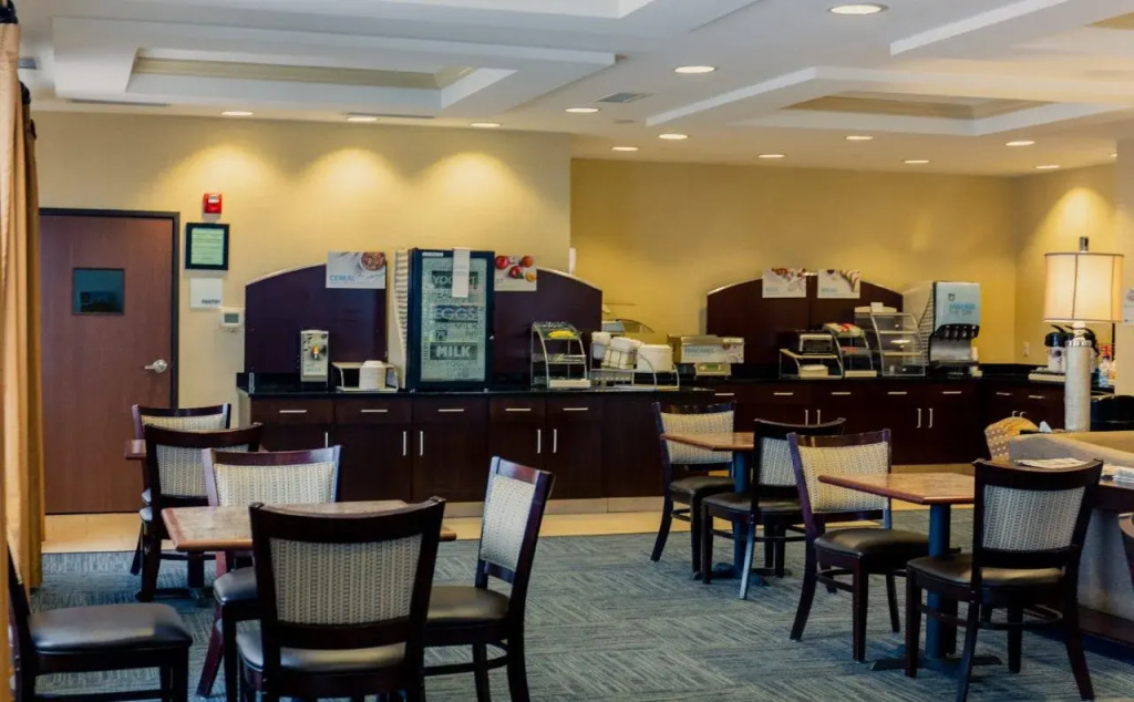 Holiday Inn Express & Suites Sidney by IHG