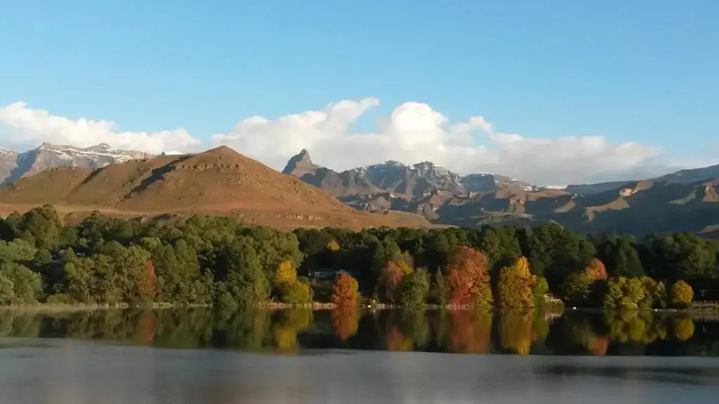 Lake Naverone Holiday Cottages
