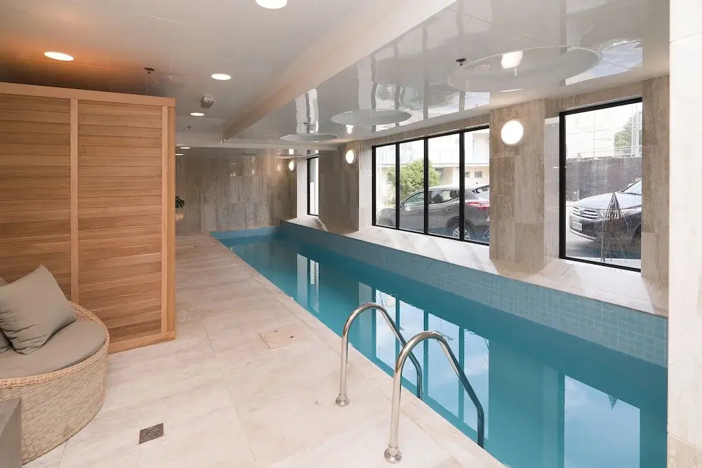 Ivory Newmarket Top Level Modern 2 Bd Apt