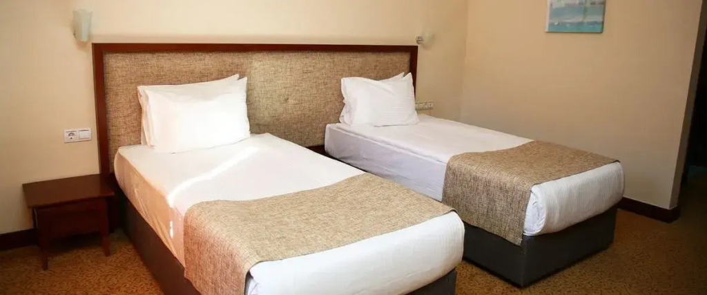 West Davraz Hotel