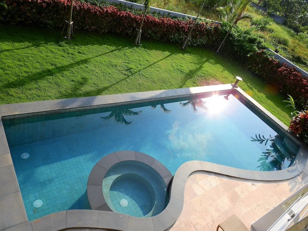 The Summer Villa