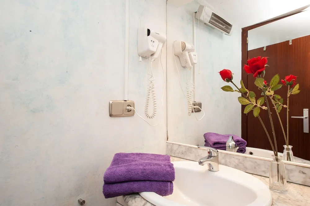 Rustic Poble Sec Apartment