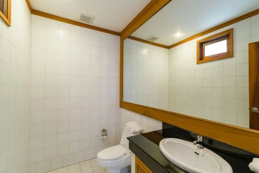 6 Bedroom Twin Villas on Beach Front Resort 11/12