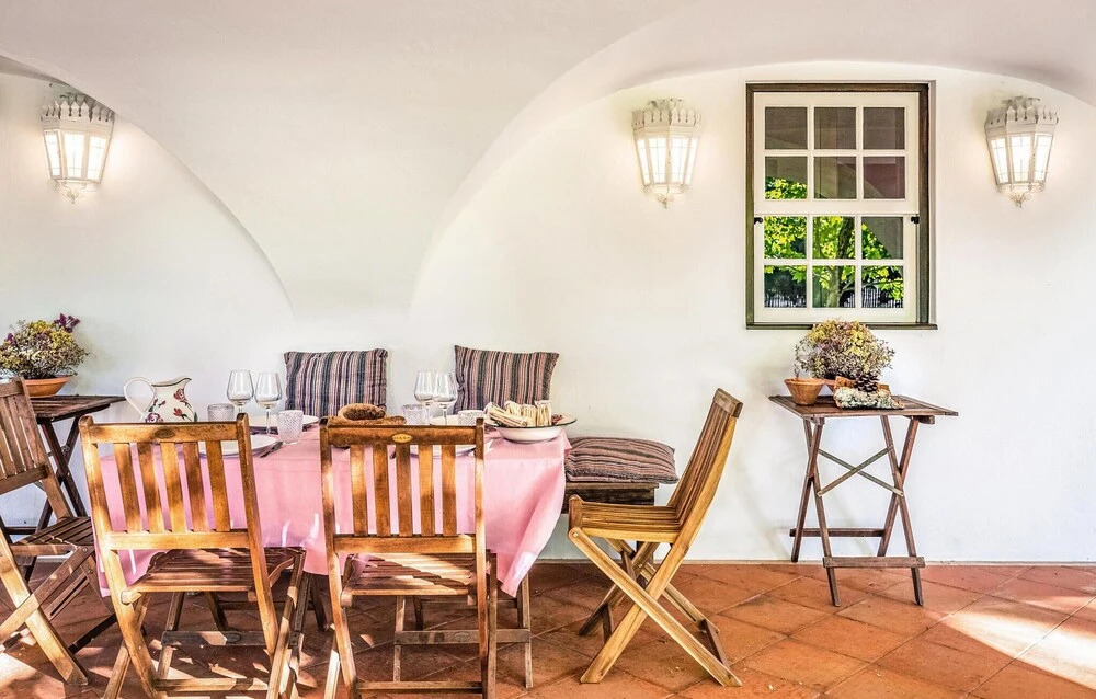 Beautiful Home in Grândola With Wifi and 4 Bedrooms