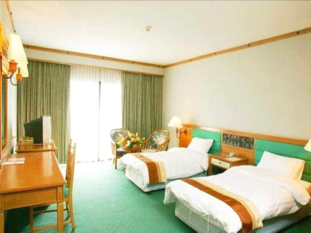 Mandarin Golden Valley Hotel & Spa