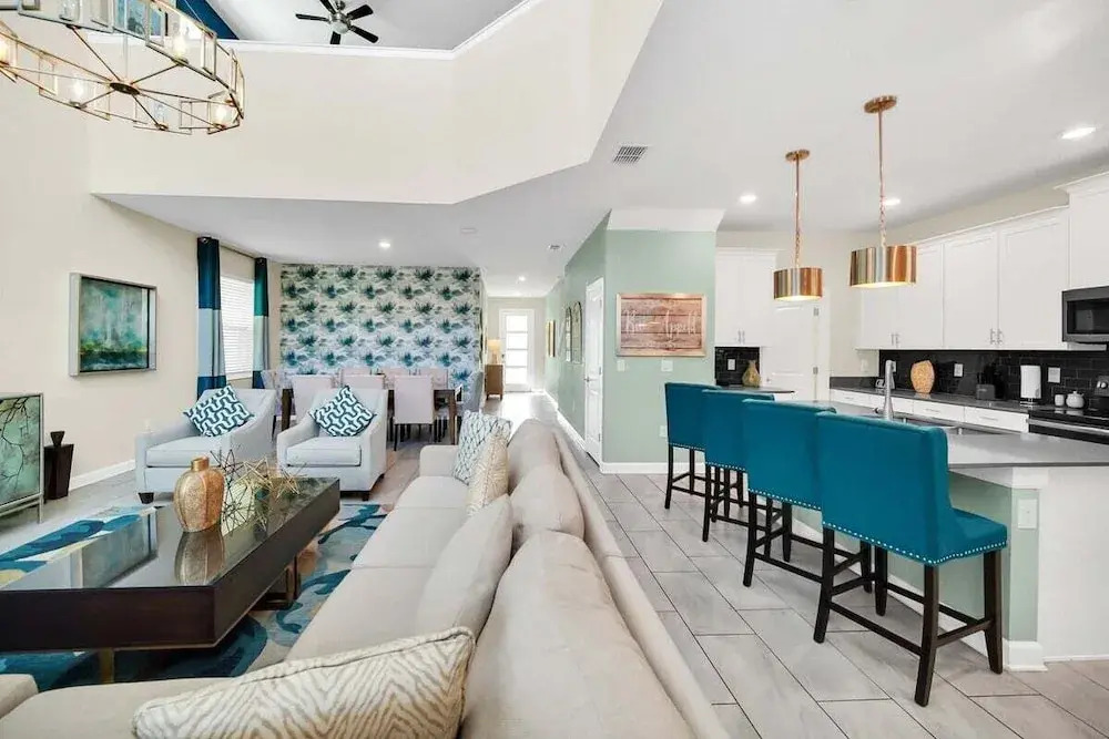 2758bd · Dazzling 5BR Villa in Storey Lake With Pool & Spa