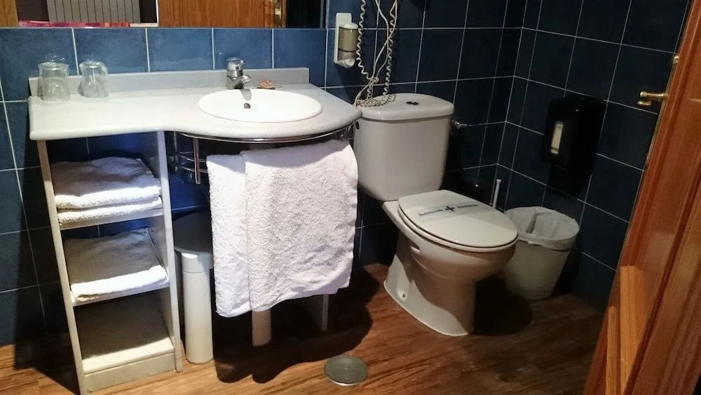 Isis de Cuenca Alojamiento Superior especial para Moteros con Piscina