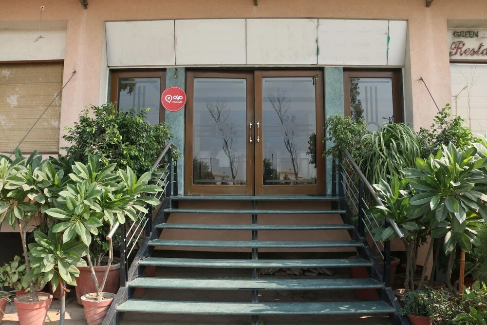 OYO 1898 Hotel Aditya
