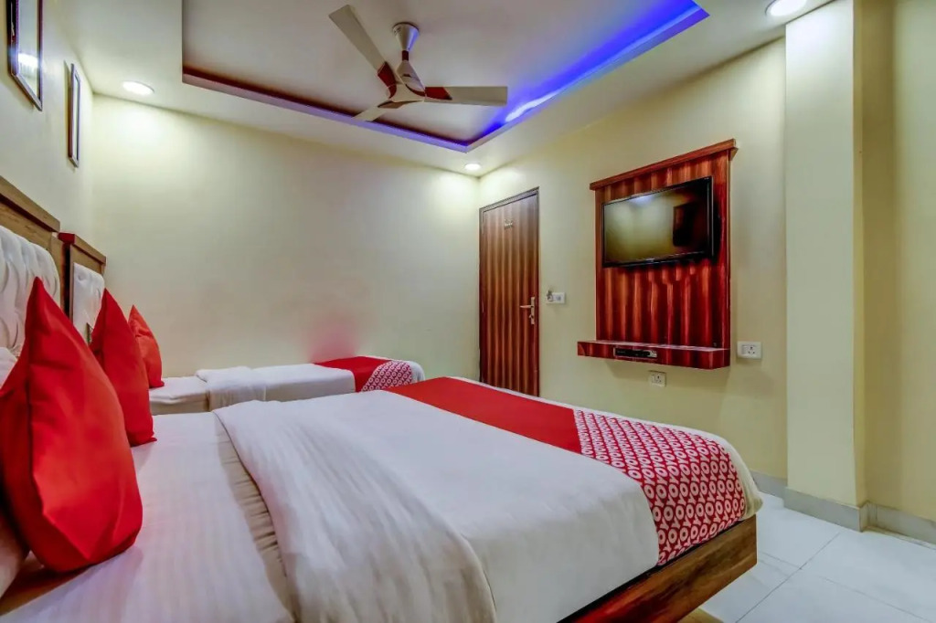 Hotel Sarthak Palace near Karol Bagh Metro station New Delhi