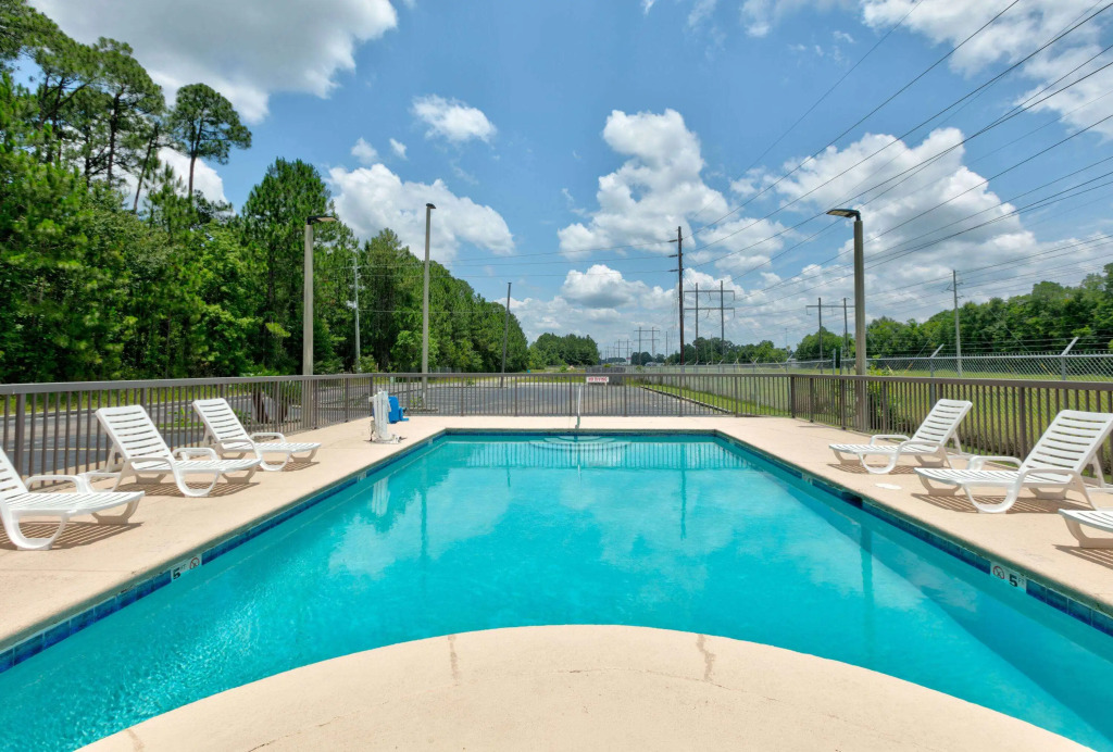 Super 8 by Wyndham Diberville Biloxi Area